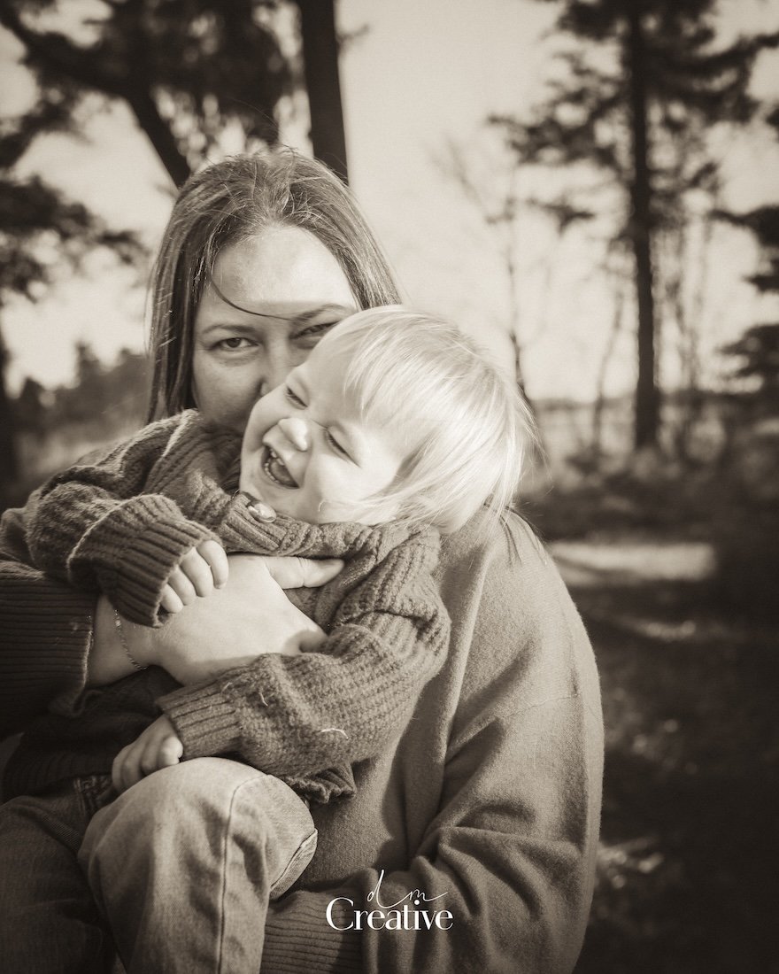 11152025_Strain Family_1262.jpg