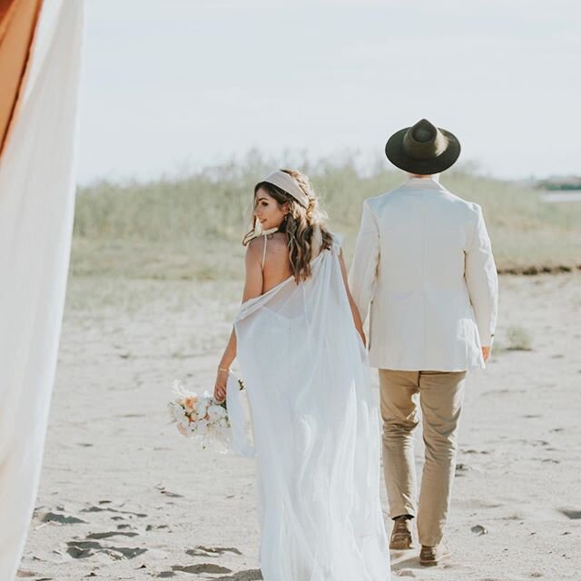 Channeling all my inner boho vibes! Reflecting on this summer wedding style from last season - I mean that cape?? You guys she was rocking a pant suit and a caaaaape. And his HAT. Dang Gina. Proof that you can literally style your day - however yooou