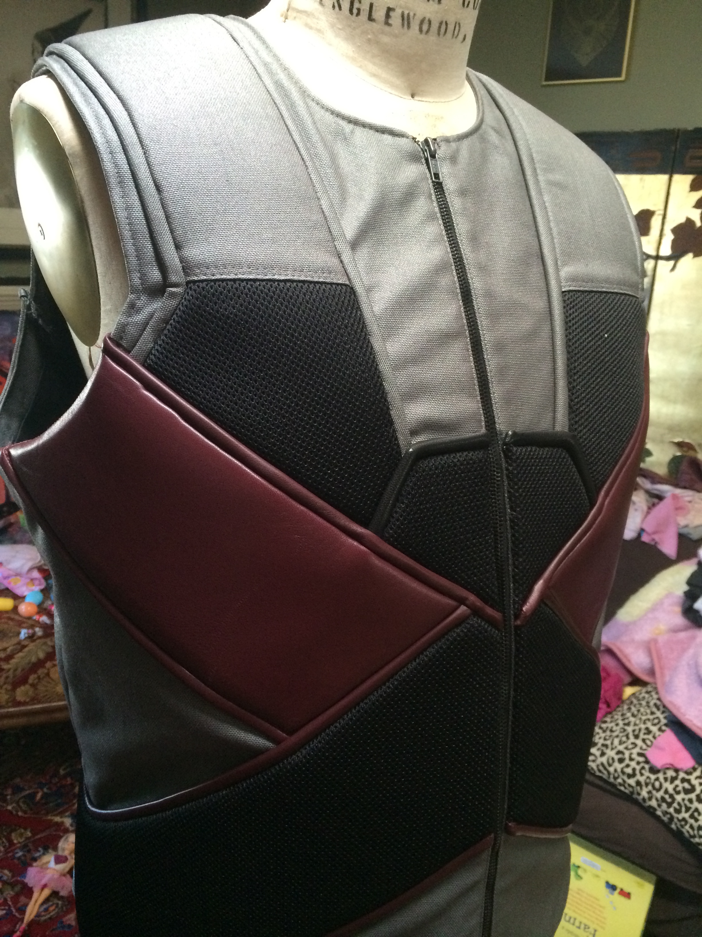Colossus - Vest