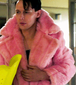 Dirk Gently - Pink Coat (S2)