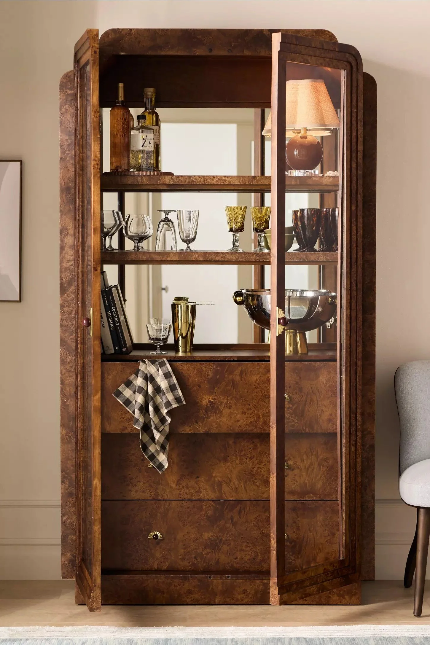 Betti Display Hutch