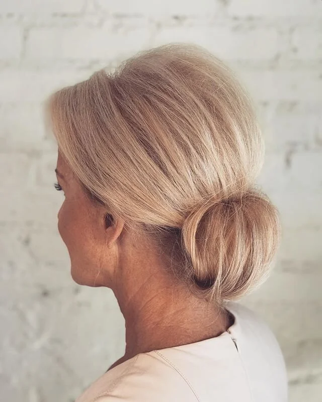 M.O.B.  #haegerhair #motherofthebride #hairstyles #updo #weddinghair #texture #elegant #blonde #hair #nyc #wedding #theuniversityclubofnewyork #facetimebeauty #weddinghairstylist #freelance #hairstylist #crafthairdresser #spraydemode #hottoolspro #cr