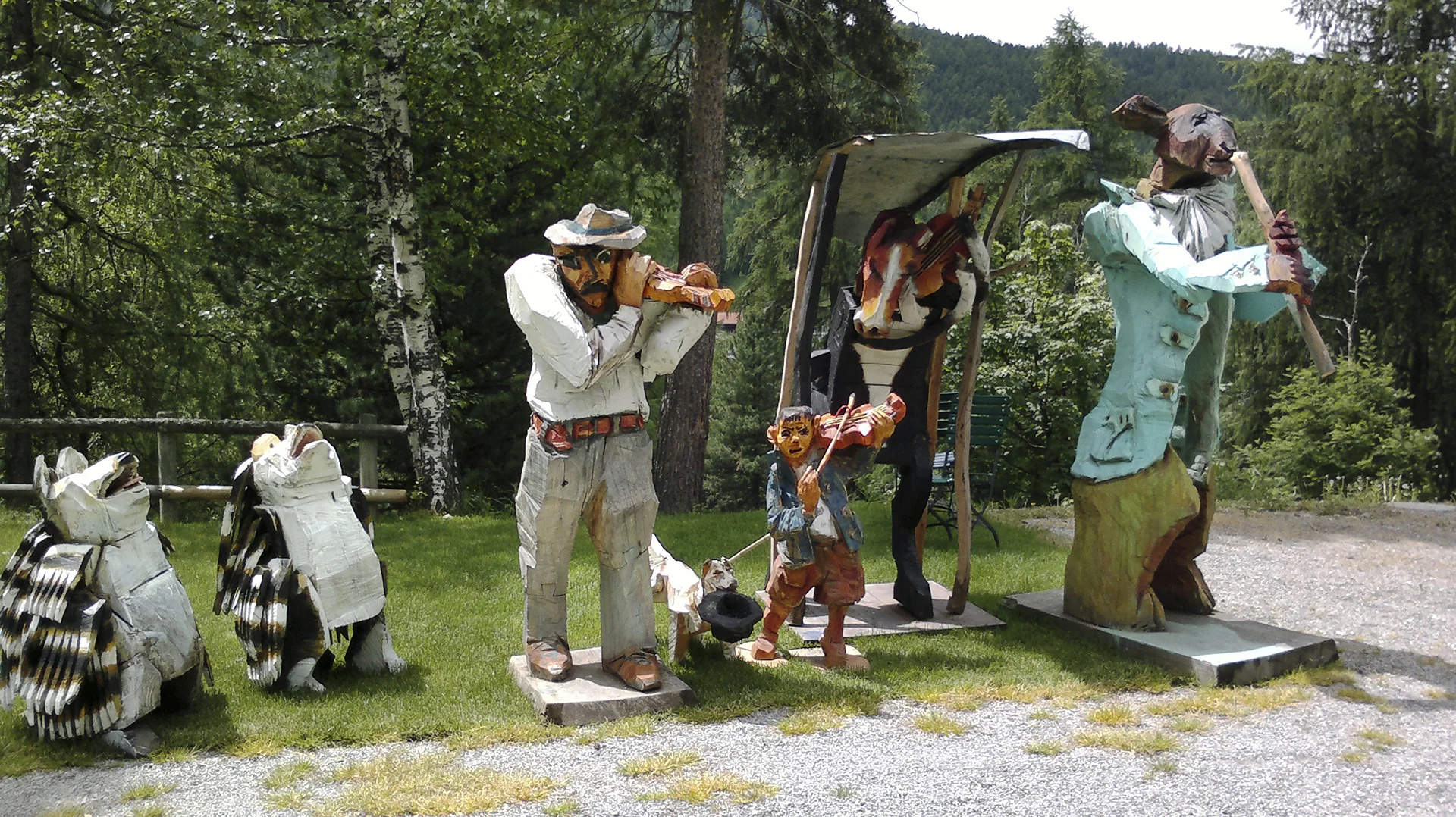 Web_Austellungs Foto .jpg