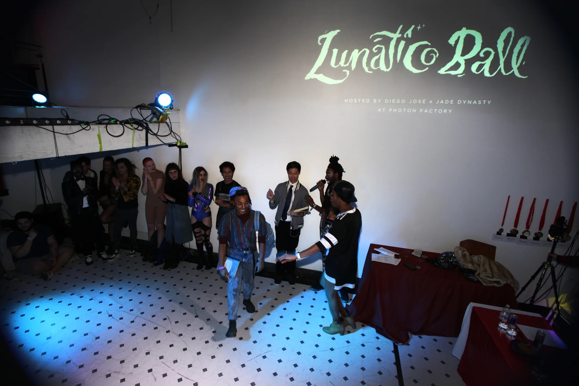 lunatic-ball_33364144940_o.jpg