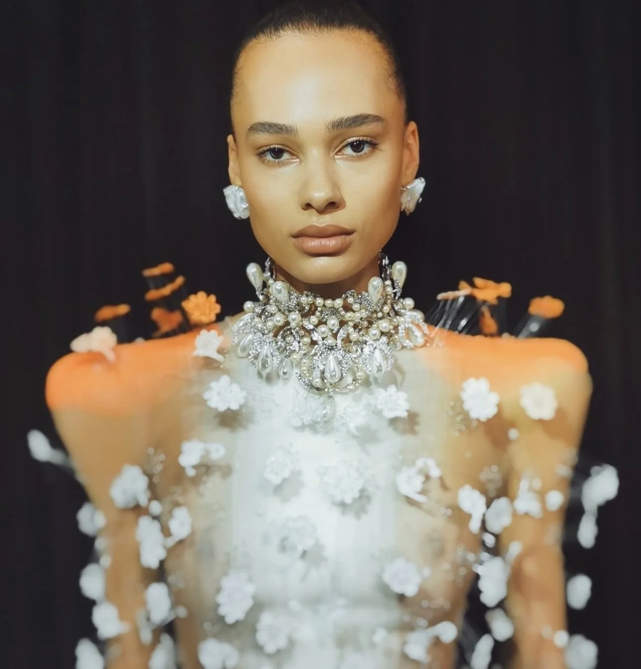 FashionWeekFiles: Schiaparelli Haute Couture SS26

Schiaparelli took us on a journey of looks, feelings &amp; couture otherworldly fantasies! The show was iconic. The collection is pure creative mastery!  The makeup was a balance of soft structure &a