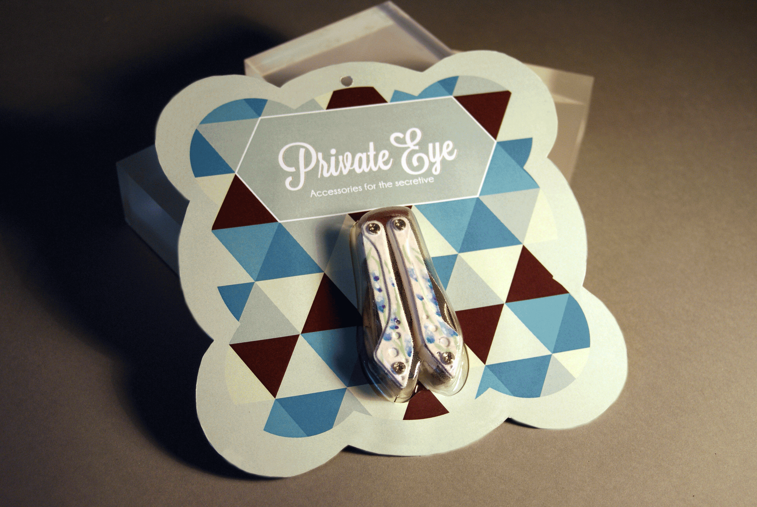  Inspired by the classic Nancy Drew herself, this modern take on an essential tool’s packaging features a bold color palette, fun descriptions for each tool, and simple illustrations.  