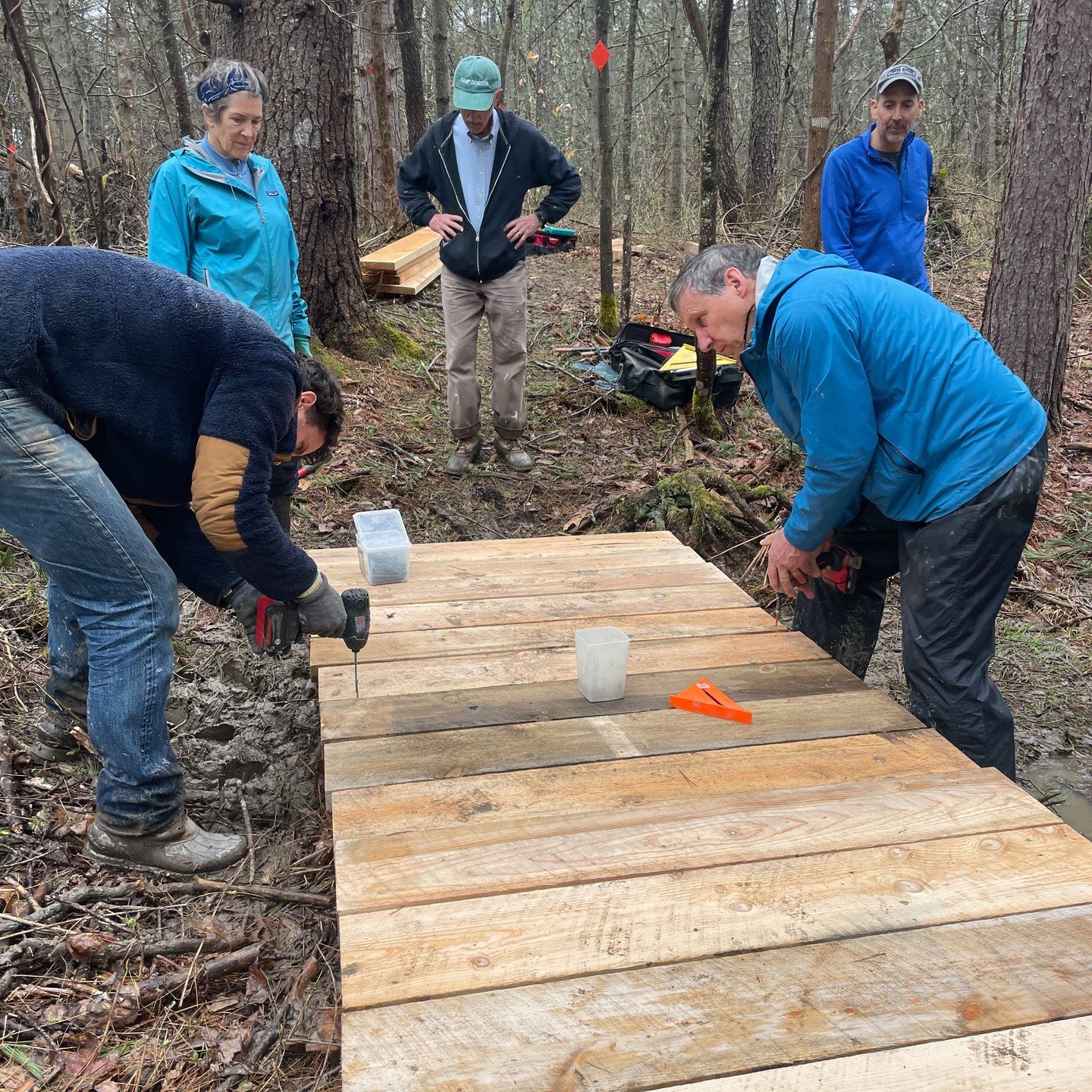 We're so grateful to all the volunteers who helped build a new trail at Underwood Springs Forest! In March and April, staff and volunteers worked to clear debris, blaze the trail, and build two new bridges over stream crossings. This new trail connec