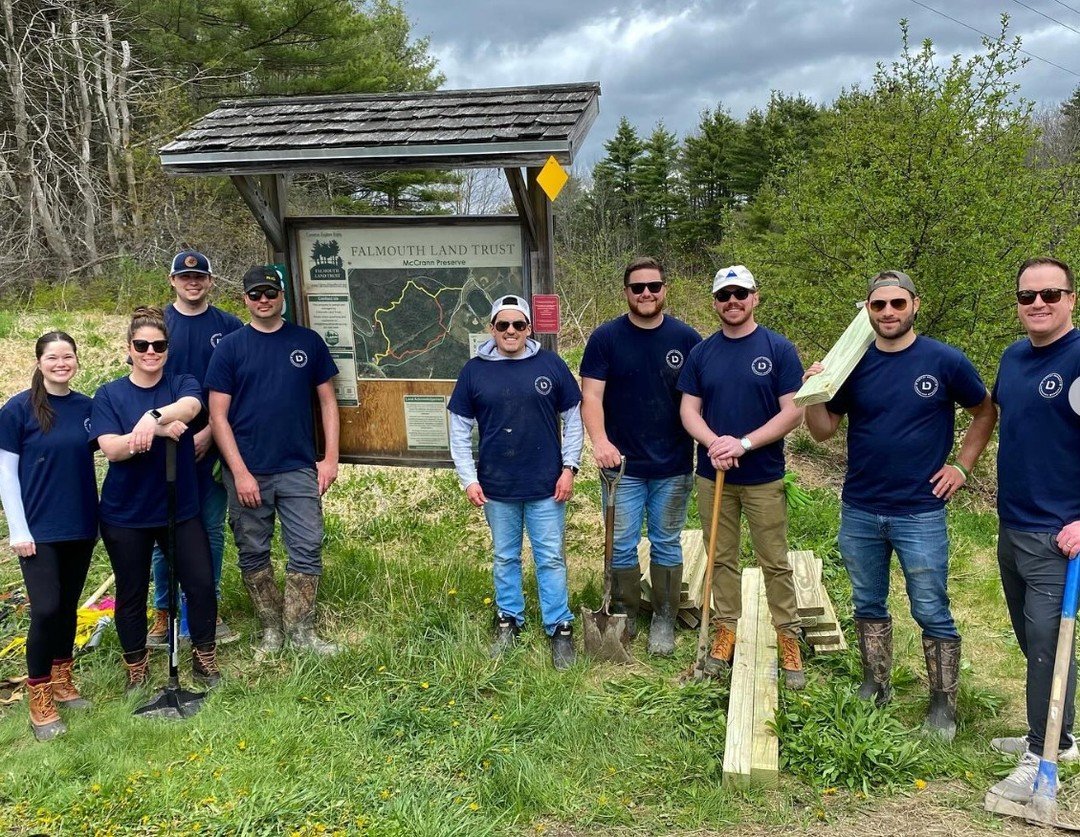 We're so grateful to all the volunteers who helped repair and reopen the McCrann Preserve entrance trail on Falmouth Road! This trail in particular took a beating during all those winter storms and rain events. A group from @lotfeydennettinsurance an