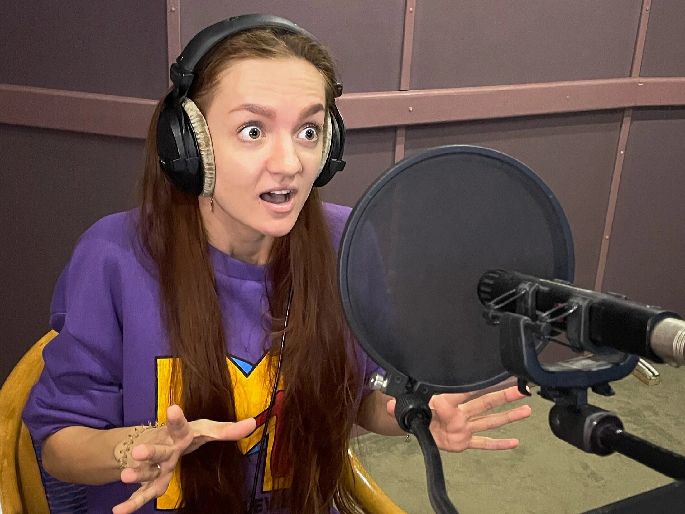 The Kitchen Russia's fun and talented voice actor, Nastya Fomicheva, at the Mic!