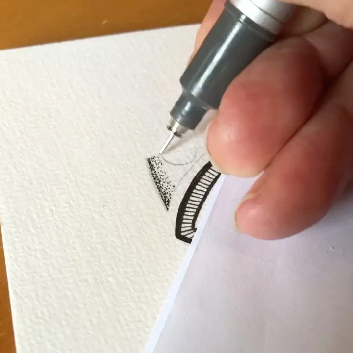 Stippling the last bits of this wee halfling.