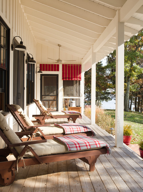 Farmhouse porch with lounges.jpg