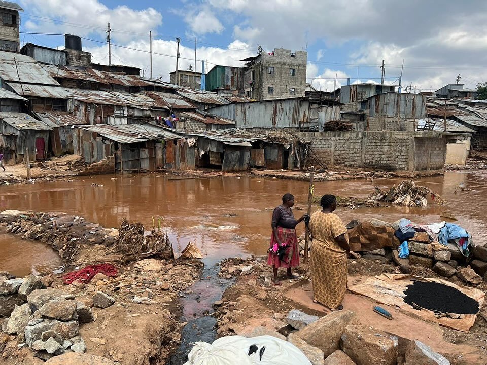 Today SDI Kenya, Muunagno Wa Wanavijiji and WRI visited flood-hit areas in Mathare 4a, 4b, and No. 10, Mabatini, to assess the situation of floods concerning government and community response, community resilience, rescue efforts, and measures taken 