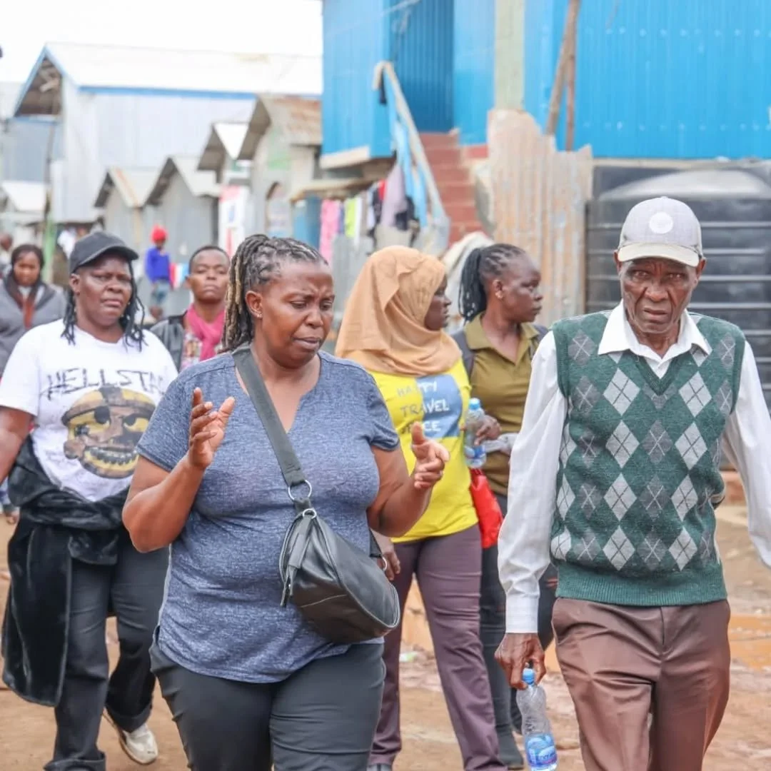 Day one of the inter-county peer-to-peer learning exchange saw the Muungano federation from Kisumu visit the Mukuru informal settlement in Nairobi. The exchange provided a practical and insightful platform for learning on WASH interventions, particul