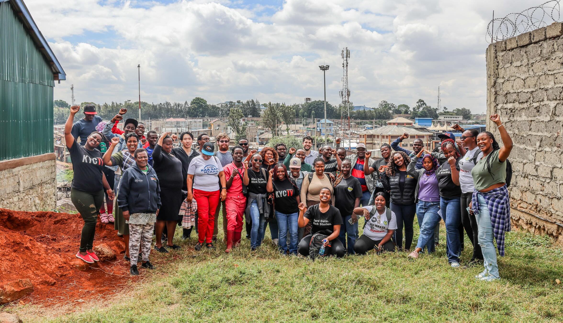 Muungano wa Wanavijiji, SDI Kenya, and the Tuwe Pamoja Initiative recently hosted an exchange visit in Mathare, bringing together community leaders, practitioners, and partners from Ghana, Zambia, South Africa, and Kenya to learn from grassroots effo