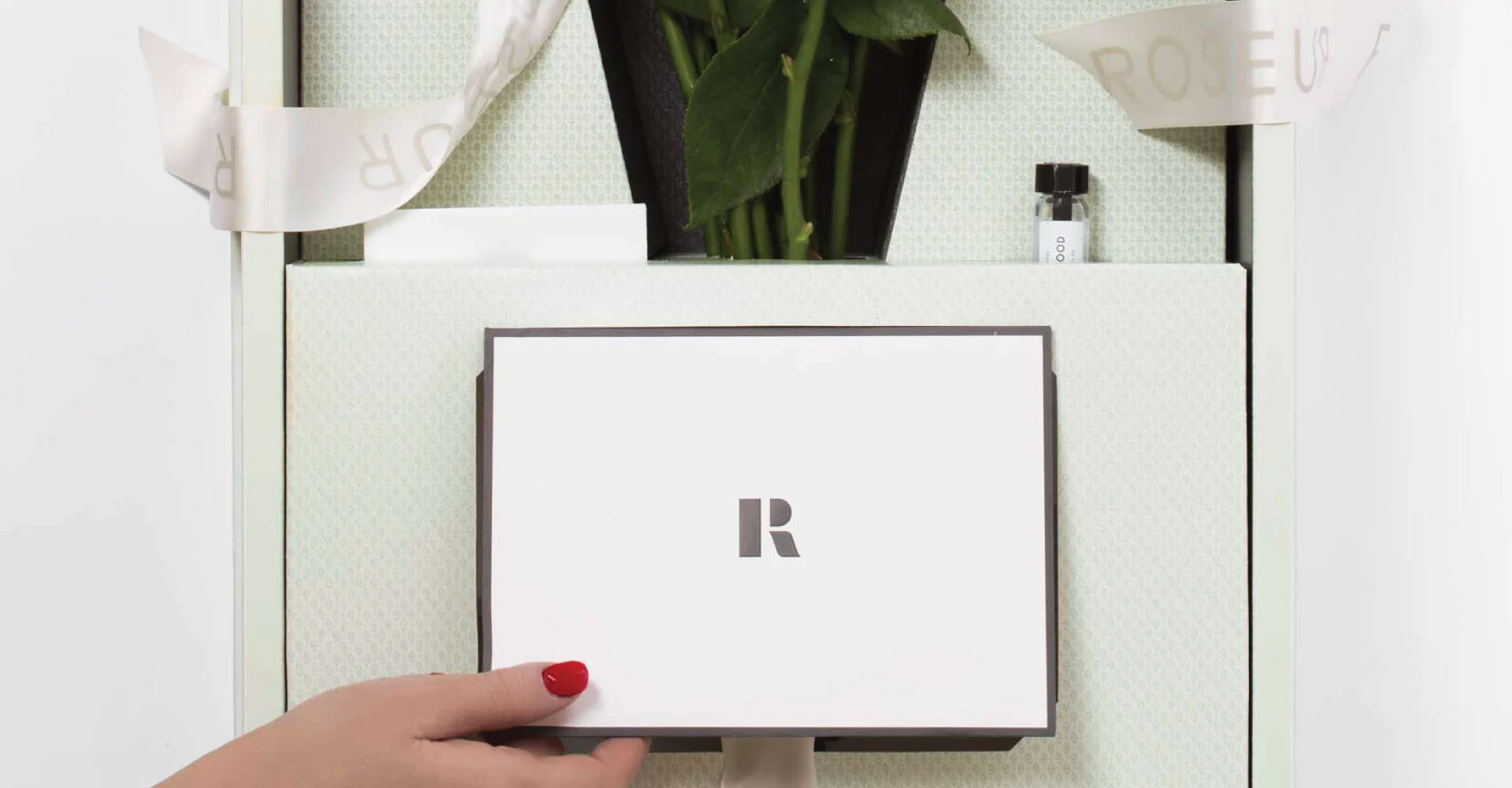 Creative_Retail_Packaging_Custom_Luxury_Packaging_Design_Roseur-11.jpg