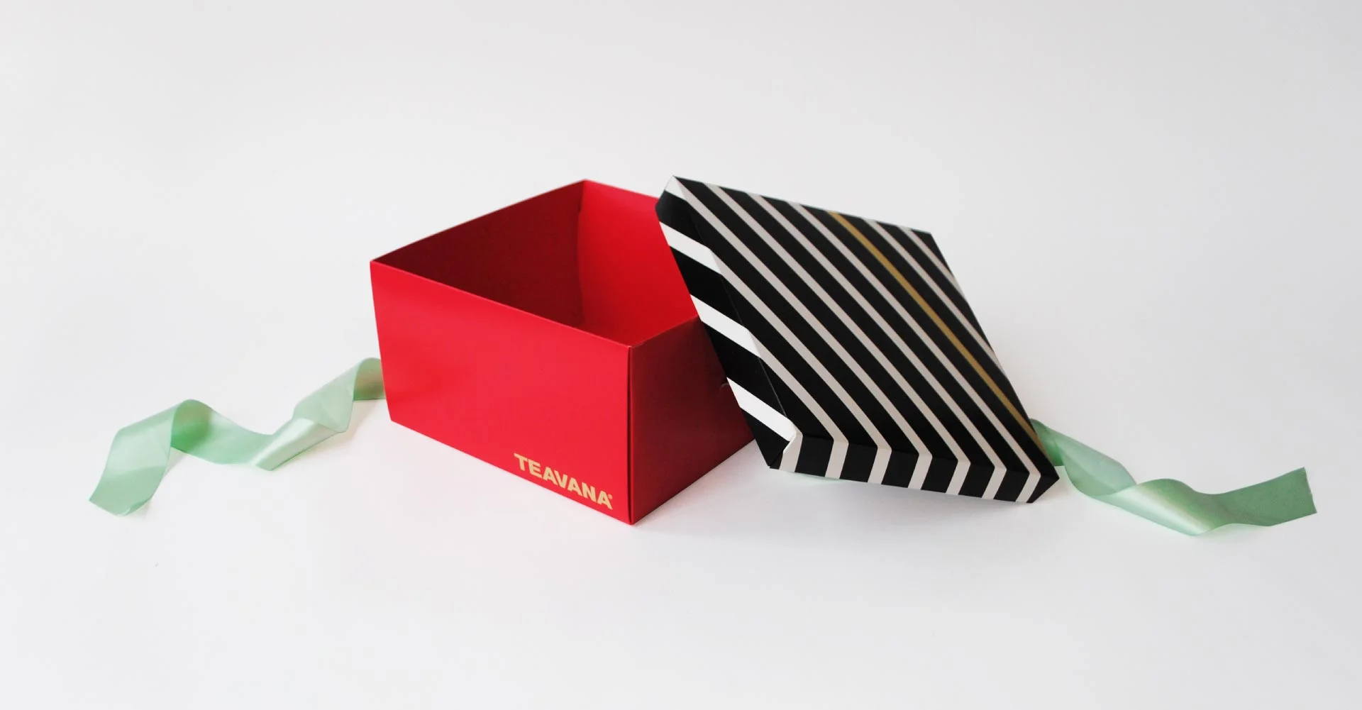 Creative_Retail_Packaging_Custom_Luxury_Teavana_09.jpg