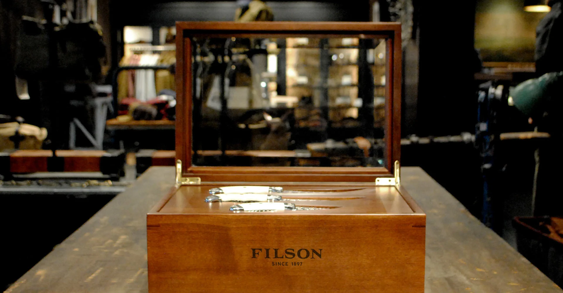 Creative_Retail_Packaging_Custom_Packaging_Structural_Design_Filson_17-1.jpg
