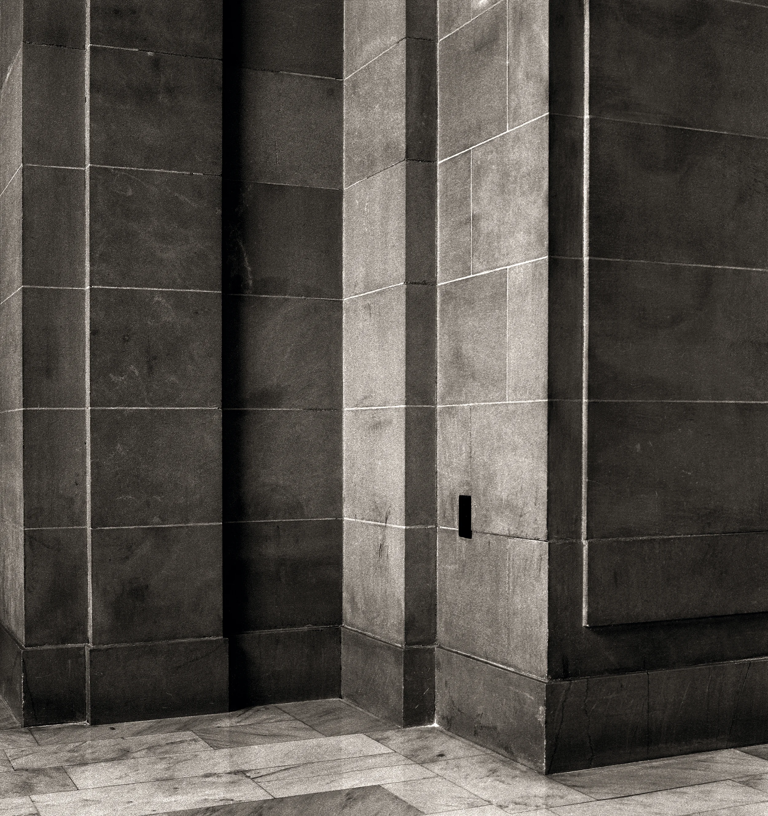 Walls, City Hall