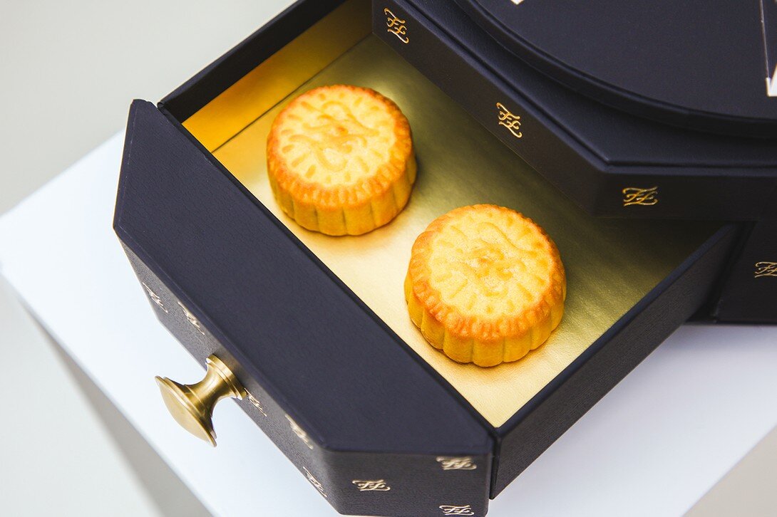 The Most Luxurious Mooncake Boxes in Mid-Autumn 2021