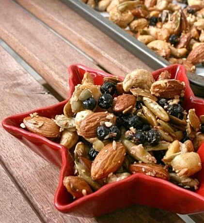 paleo-maple-nut-trail-mix-pin.jpg