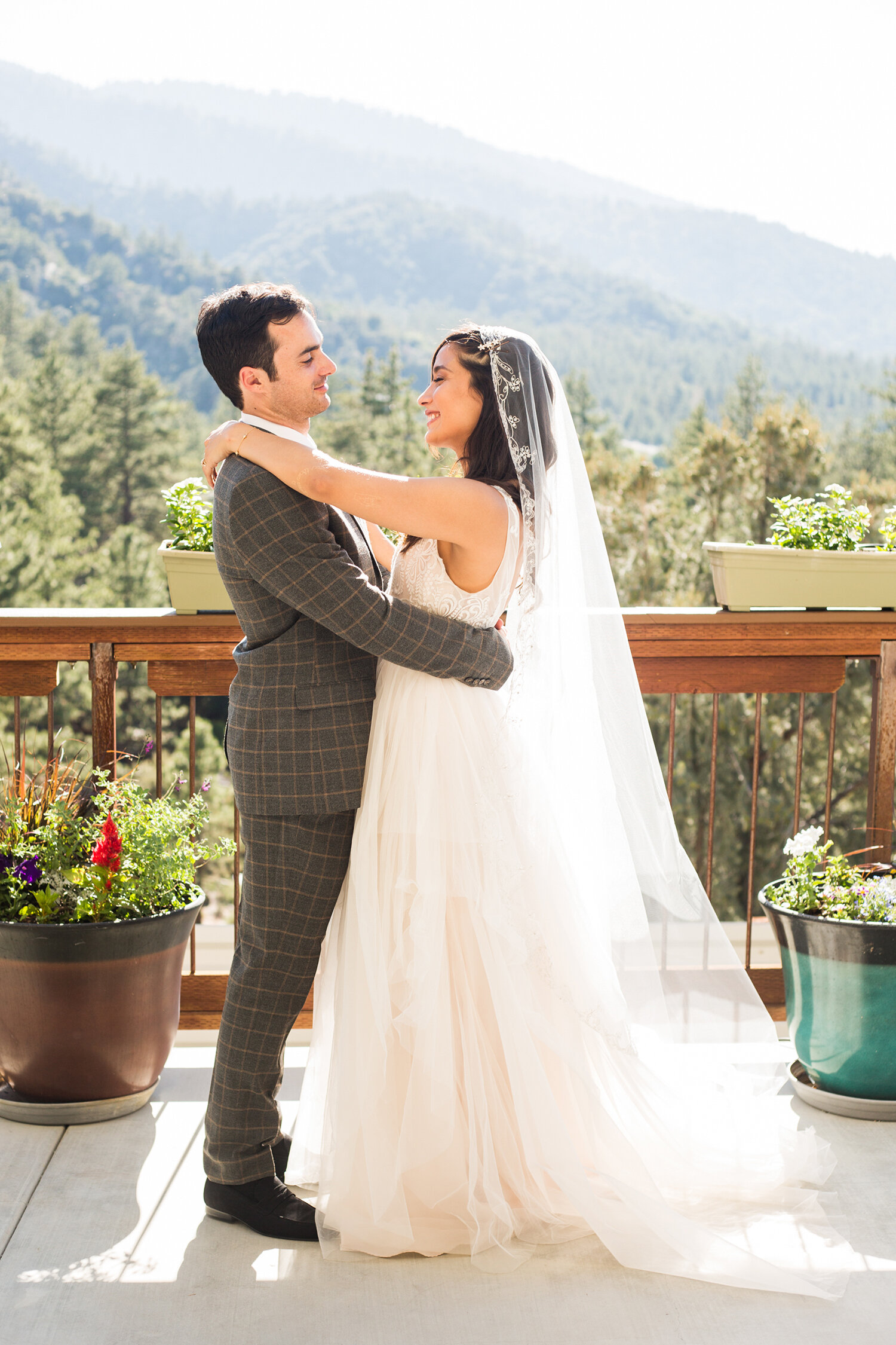 Backyard wedding in California Mountains
