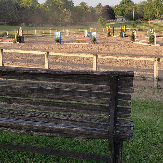 Sorry ring is too big to fit into one pic 🤣🤷♀️. Courses are set and we are ready to rock n roll this weekend.
We could not have done it all without the help of our lovely local business: @fulkersonwinery, damico tack & blanket repair, @countrymax_stores, @nutrenafeed @caremorenutrition @marinaautogroup, the last pasture, @costichengineering @englesidestablpes @marletta_realestate @thehuntinghorn @city_view_equestrian_llc
@canter.inthe.camera
Its going to be a busy day, Saturday! Cannot wait to see everyone.
#thederbyatengleside