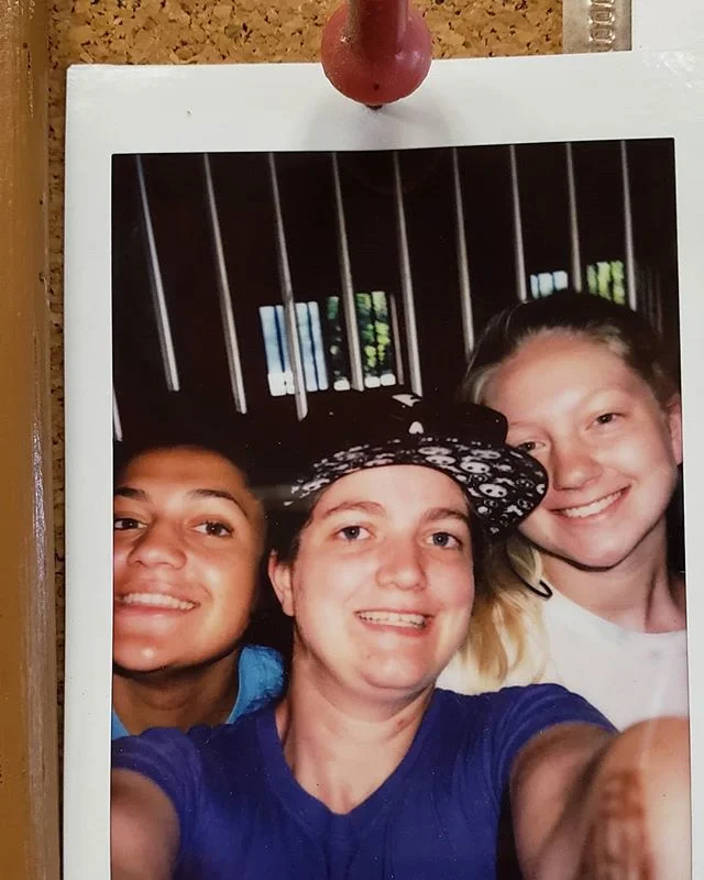 This is what a hard working crew looks like! **JOB OPENING ** Become apart of our team. Looking for part-time stall cleaners with opportunity for more. Weekday mornings.
Duties include cleaning & bedding stalls, scrubbing & filling water buckets, sweeping/ blowing aisles, light cobwebings. 18-24 stalls.
Working student/ internship opportunities available, please pm for more info.
Please PM or email with resume & 2 references. Englesidestables@gmail.com