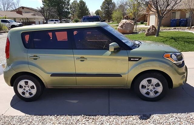Silly Rabbit, 🐇 tint shouldn't be rosy! ⚘
We took this rosy tint to clear glass, then to a nice charcoal color! 
Aaah. Satisfaction! 👌

#windowtint #removeandreplace #kiasoul #kia #stgeorgeutah #utah #stg #stgeorge #southernutah #nanocarbonceramic 