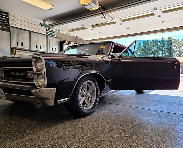 1966 Pontiac GTO 
We had the opportunity to take this classic beauty to the dark side. 
#nanocarbonceramic #windowtint #classic #pontiacgto #gto #southernutah #utah #stgeorgeutah #musclecars