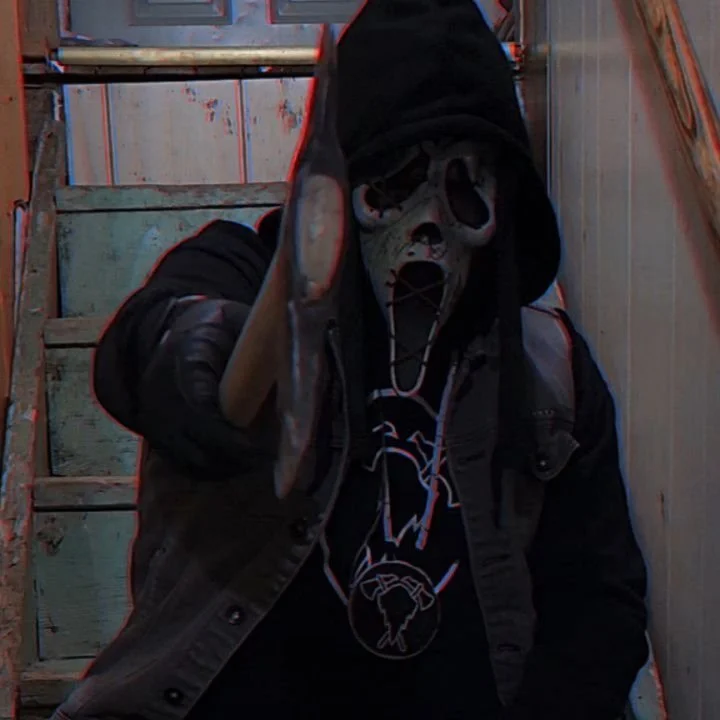 10.10.25 be careful when ypu answer your phone or text. It may be your turn......

#ghostface #ghostj #creativenative #newsingle #halloweensong #slashers