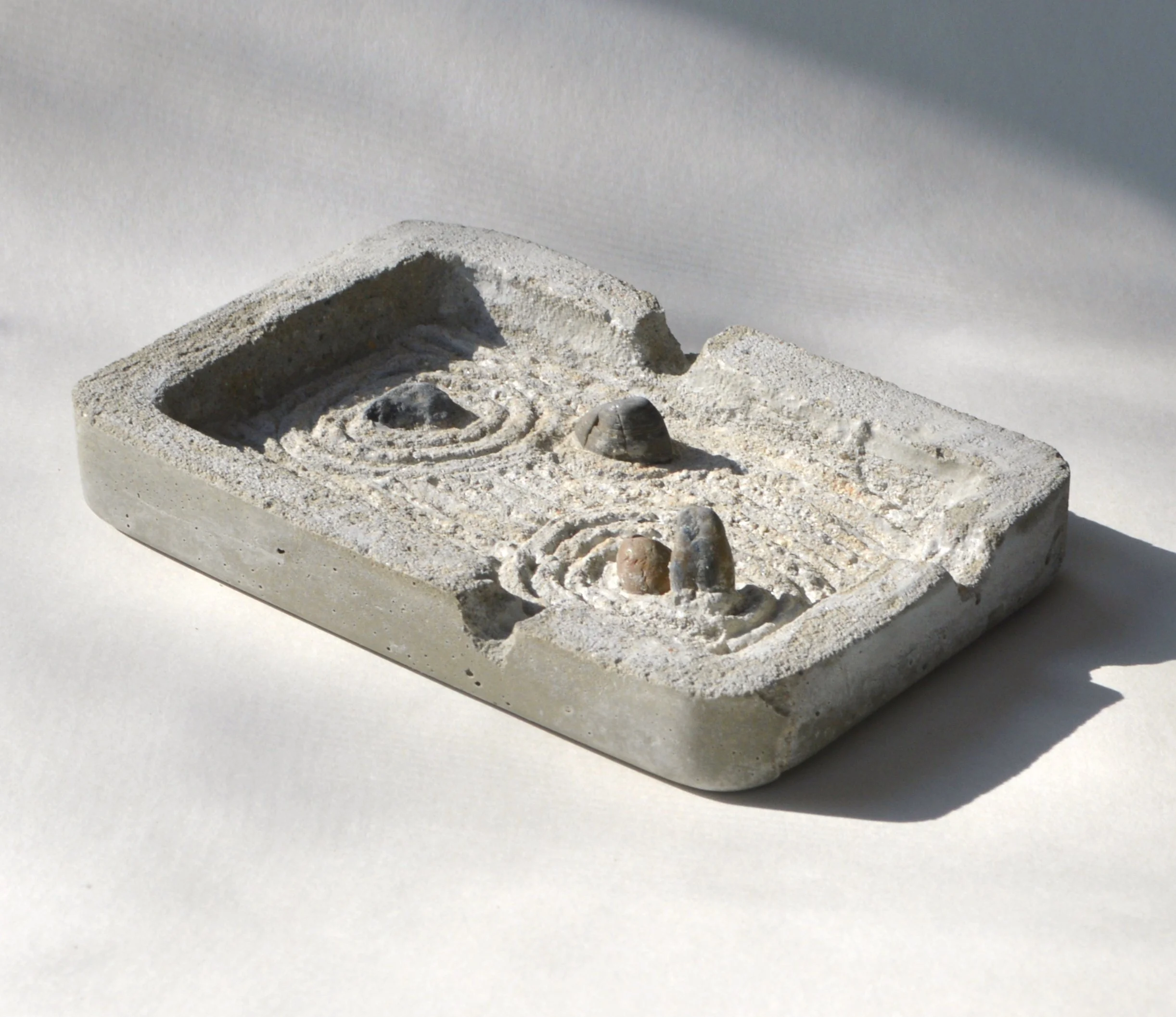 Rock garden ashtray