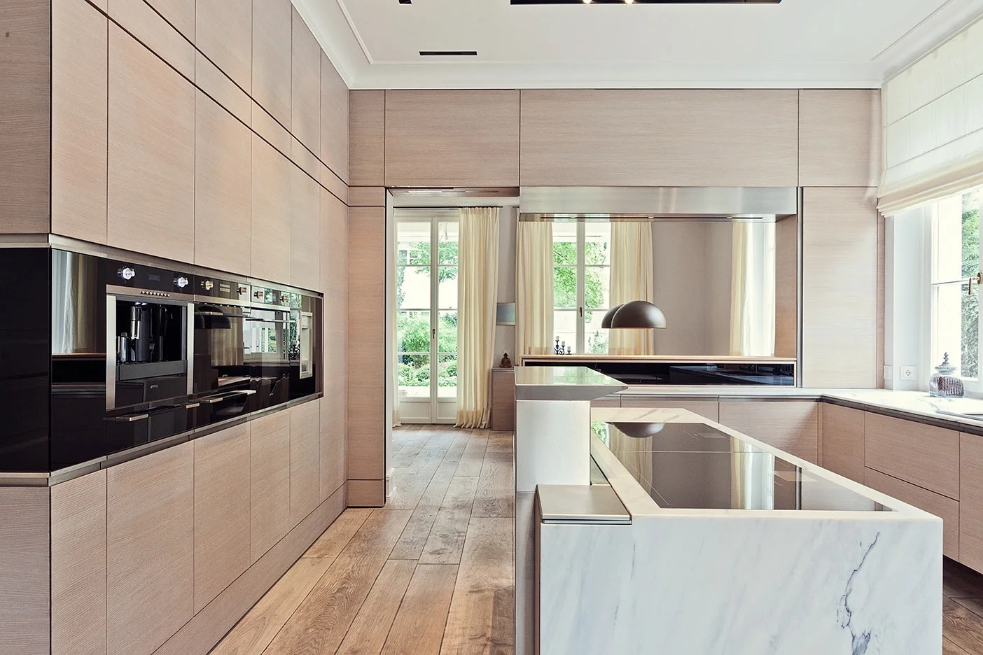 Villa Munich | Kitchen Dining