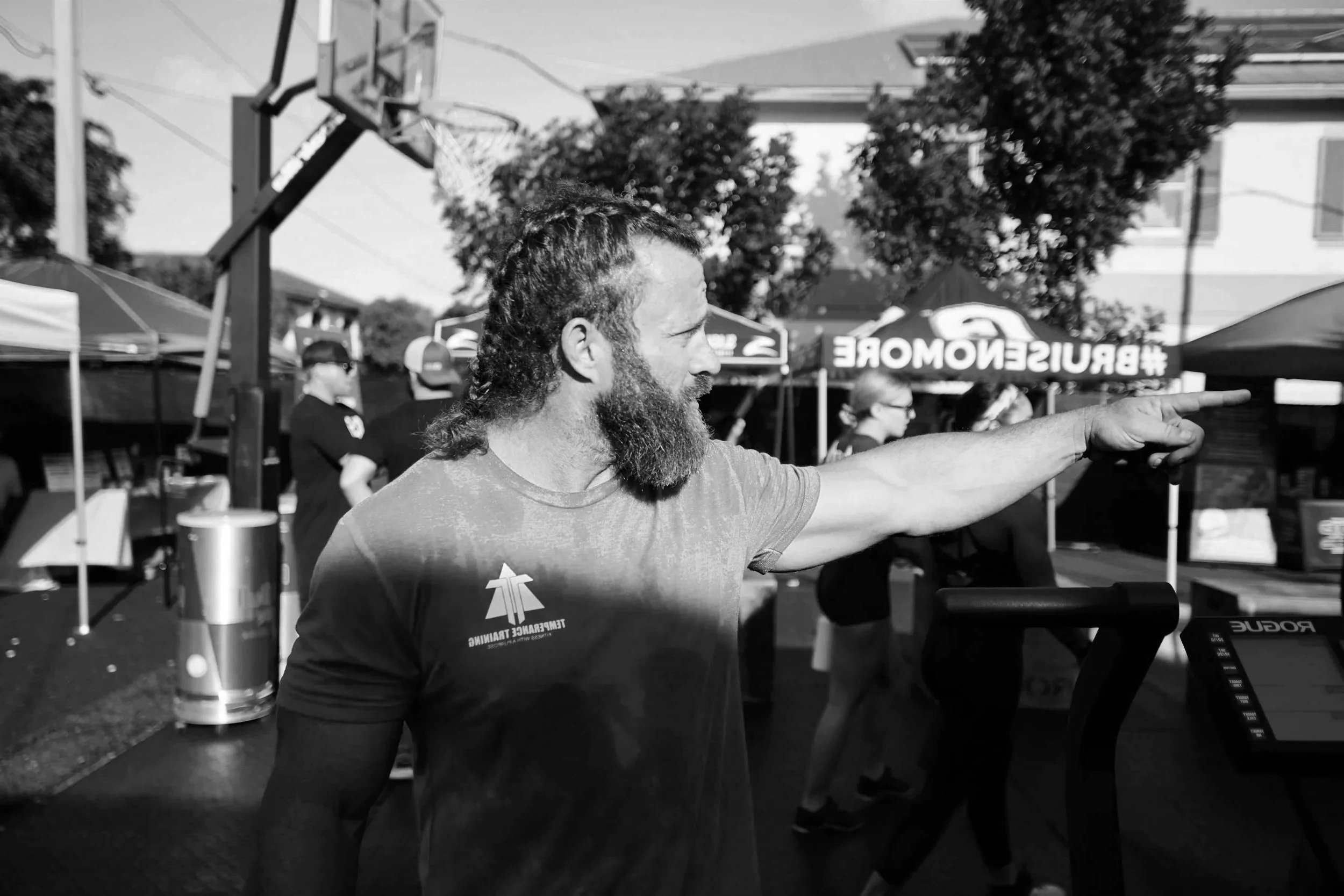 OA19 Faz Braids Pointing.jpg