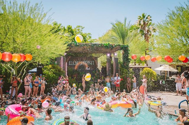 This day was 🥜&rsquo;s @splashhouse . Zoom in to find a couple smooching and an overwhelmed lifeguard. When you find them comment 🖕