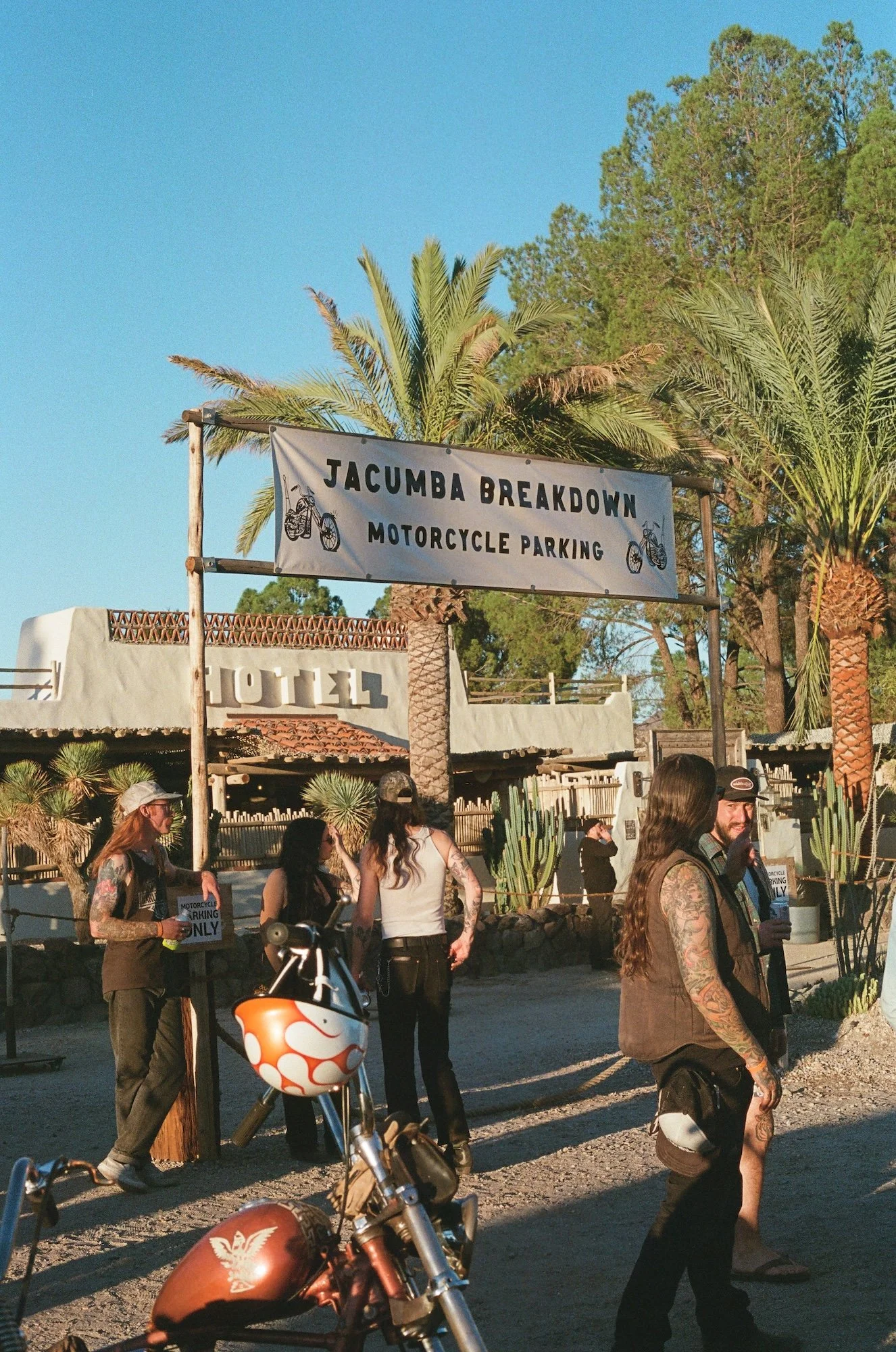 000069180021_21A.jpg