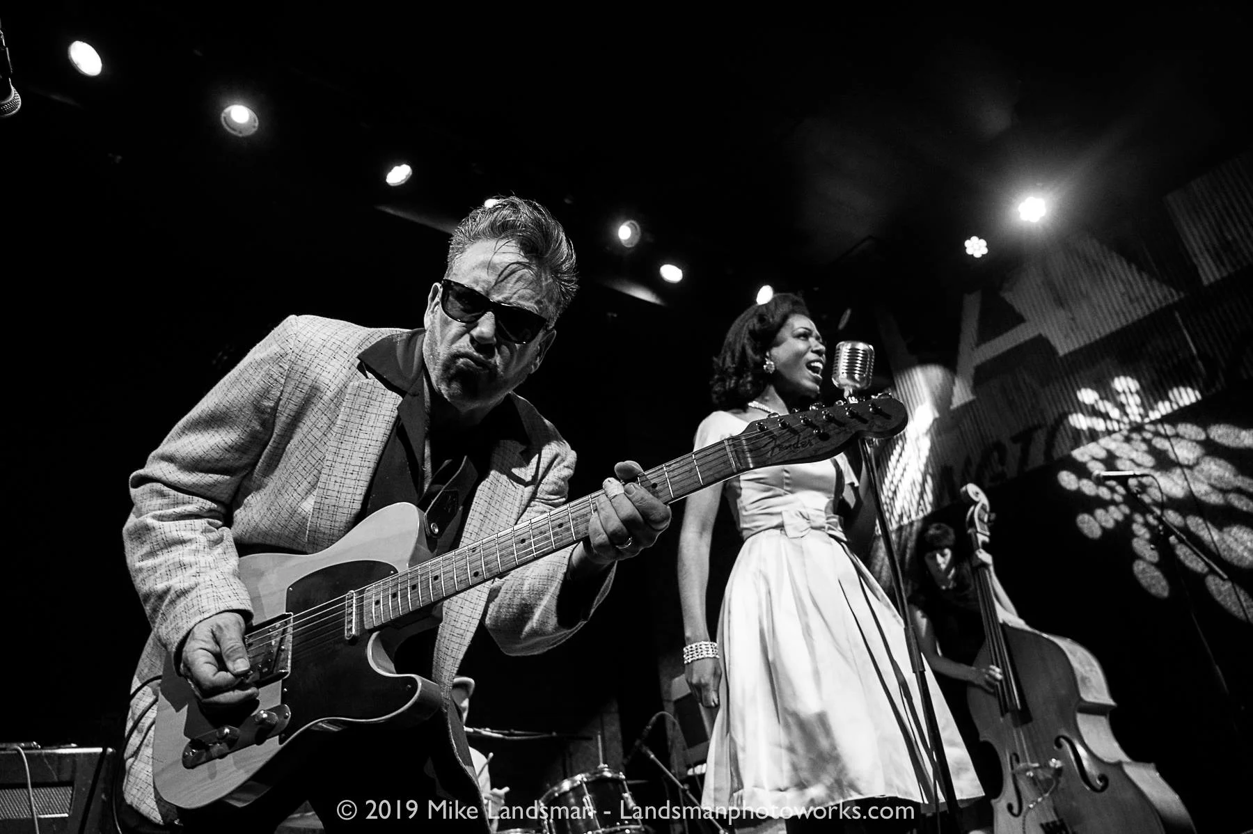 “Tammi is a top notch rockin’ R&B vocalist of the old school bringing life back to classics with Chris’ scintillating guitar expertise” - Blue Suede News