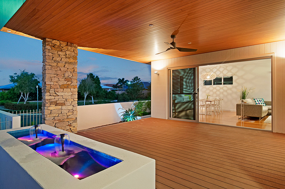 Mid-Century_Modern_Deck.jpg
