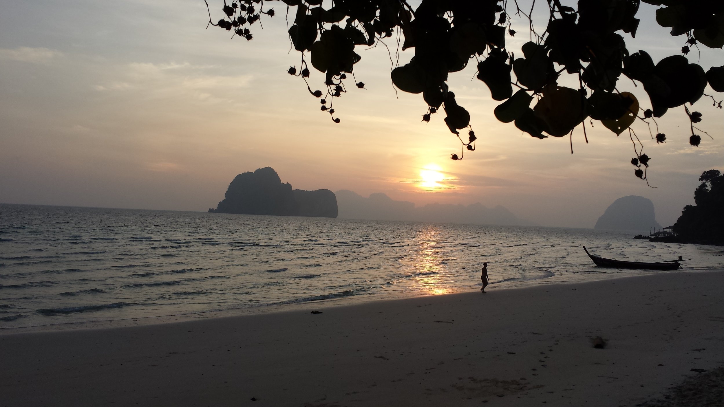 Sunrise. Thailand family vacation (2013)