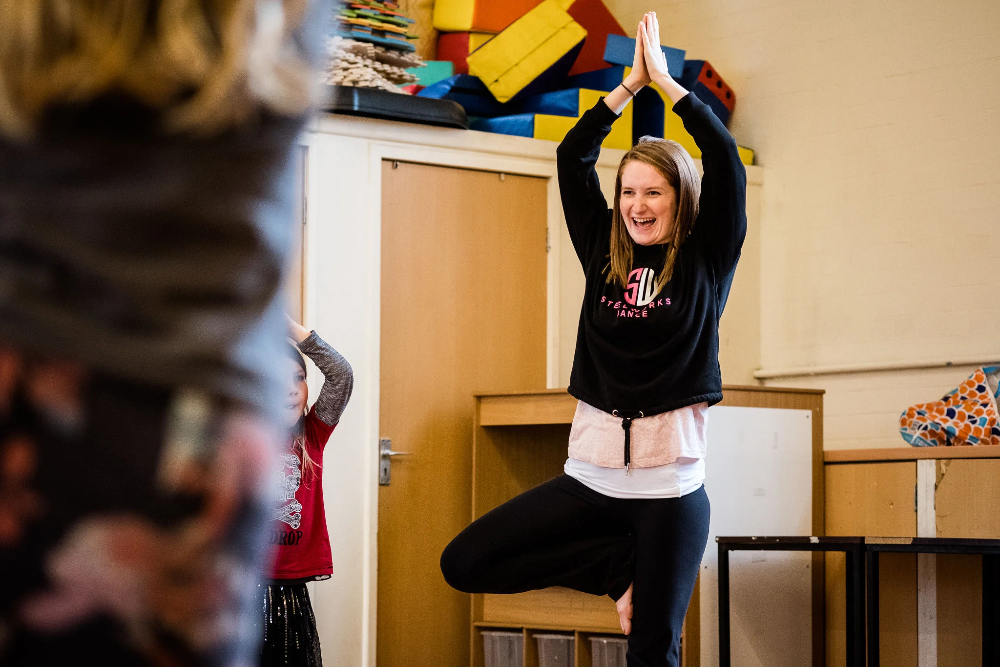 Georgina Clare - Dance Artist Trained at the University of Roehampton, Georgina’s work is specifically rooted in teaching children of all ages. She teaches creative dance in schools, as well as teaching Contemporary and other styles at a range of settings. Georgina’s interests lie in community based work and she is passionate about making dance accessible for everyone and has set up holiday dance workshops to make dance available to her local community. Georgina performed in The Voyagers (2015) and co-delivers on our work with children and young people.