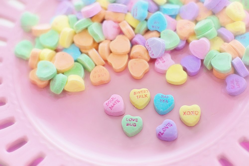 valentine-candy-626446_1280.jpg