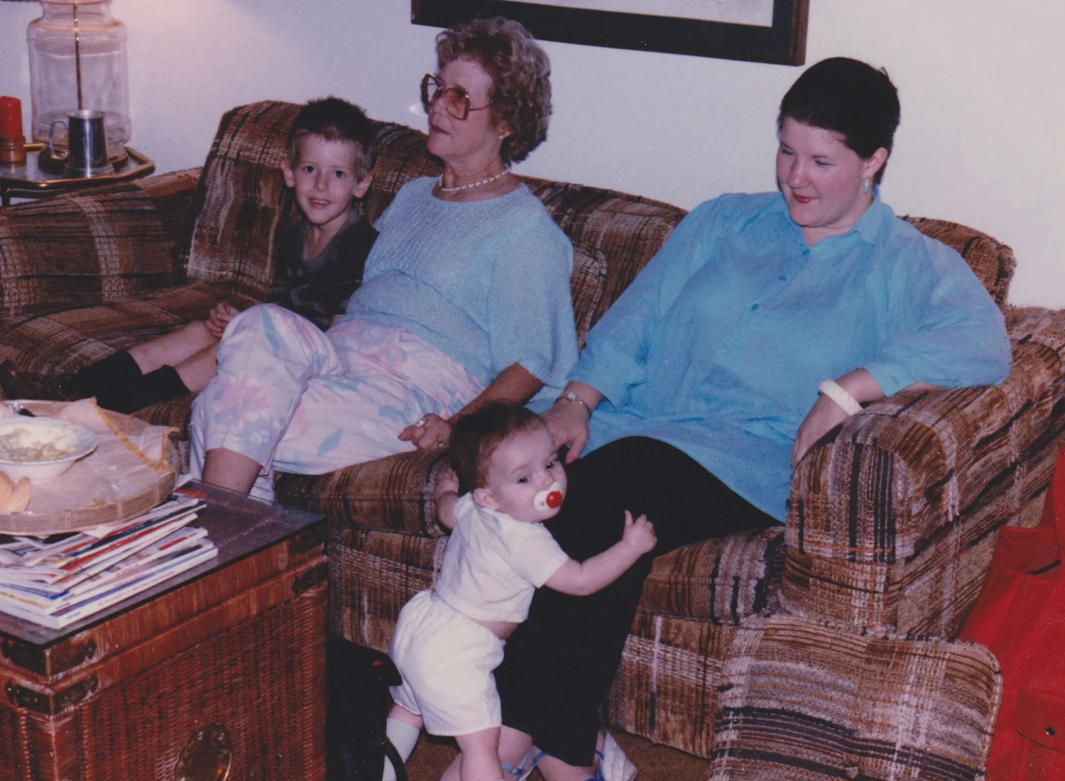 Houston, 1987 - Jason, Maw-Maw Betty, Simon & Mom at Uncle John's House