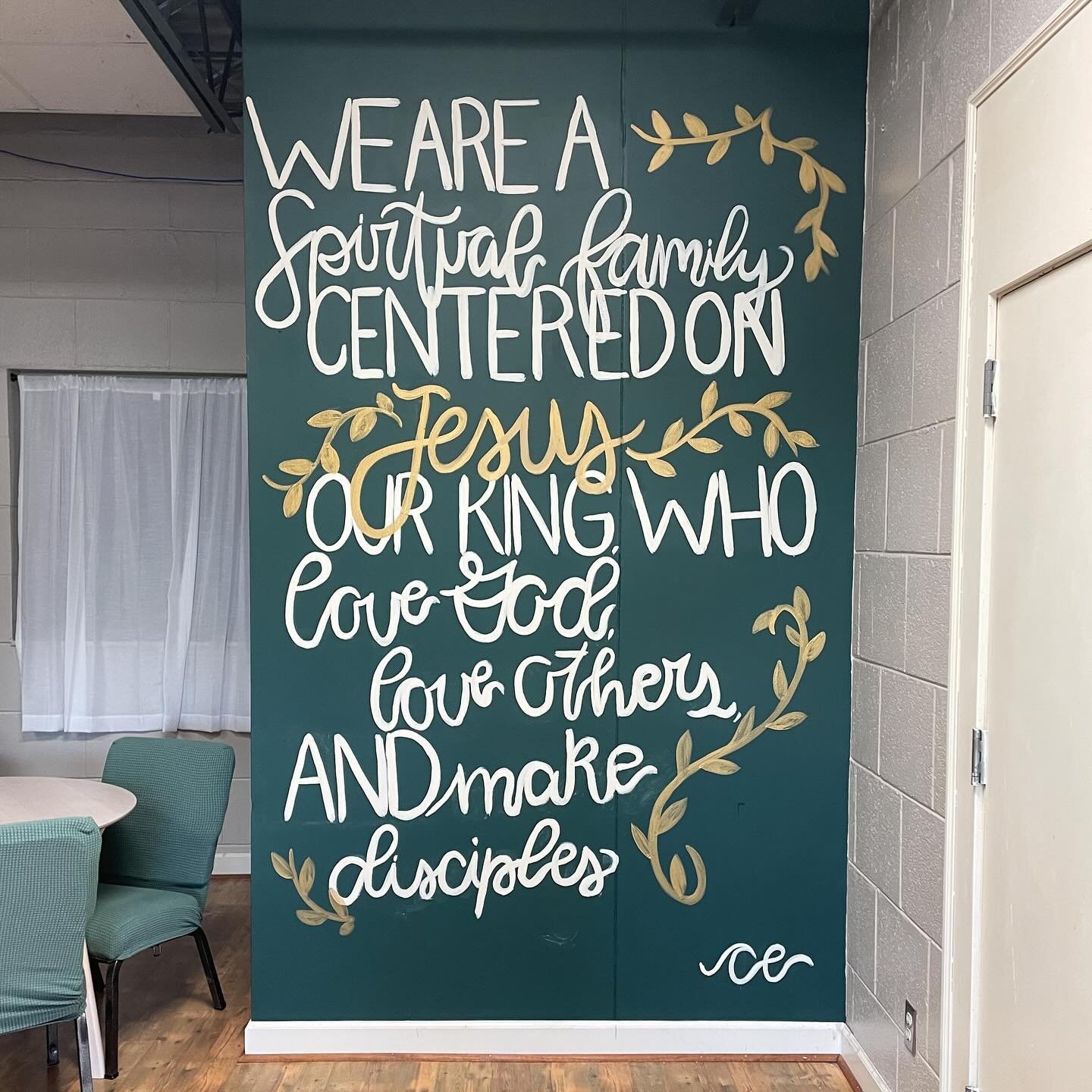 &ldquo;We are a spiritual family, centered on Jesus our King, who love God, love others, and make disciples.&rdquo; 

Thank you SO much @carolineewingg for bringing our mission statement to life with this beautiful mural! 

We kicked off a new series