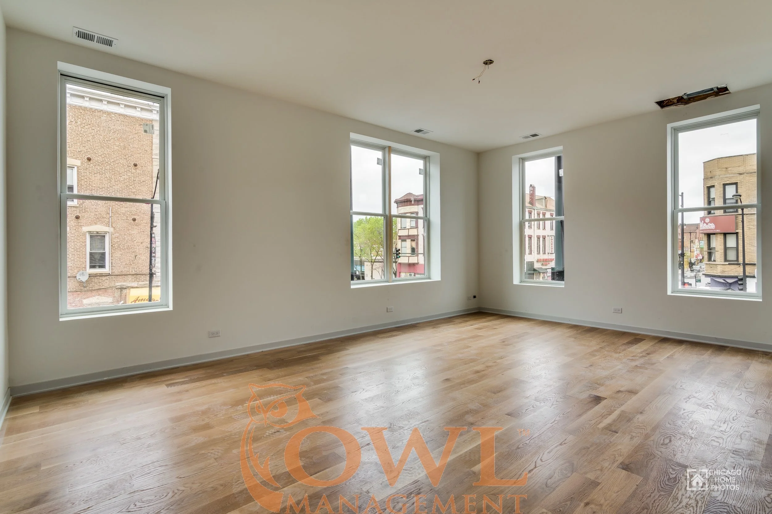 Spansive 10' Ceilings in EVERY Unit