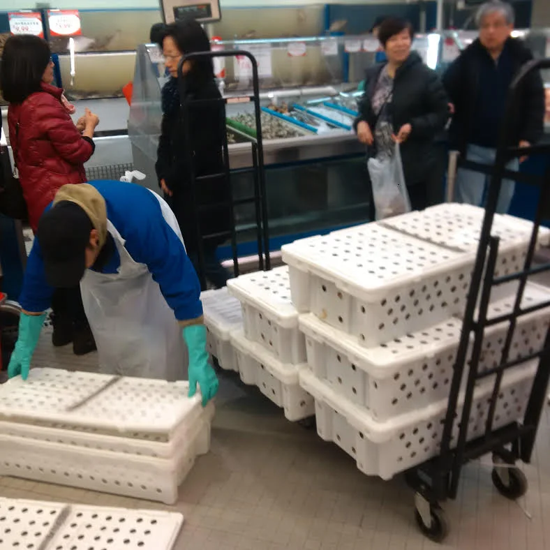 HGS crab arriving at a retail customer's store in Richmond.