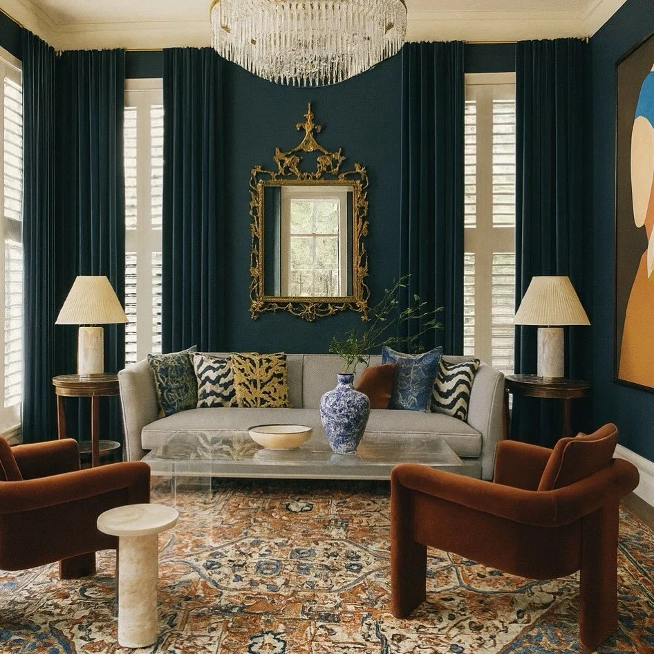 DESIGN DIALOGUE | We love a well-versed space&mdash;one that mixes styles effortlessly. A room that prefers conversation over noise.
Interior architecture + design by @emberhomestudio
.
.
.
.
.
.
#interiordesign #interiorarchitecture #interiorstyling