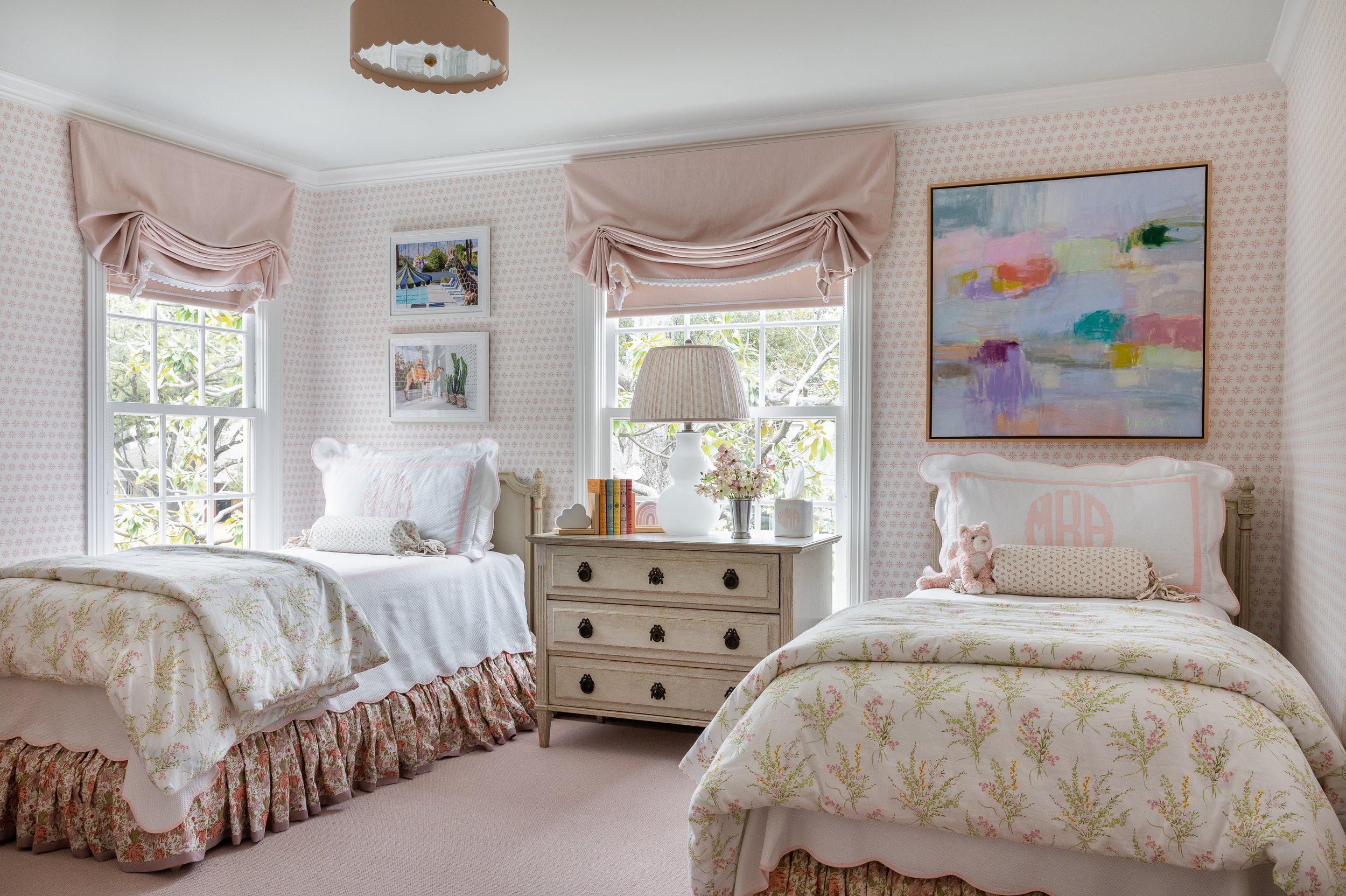Twin beds in girls pink bedroom, Dallas interior photographer 