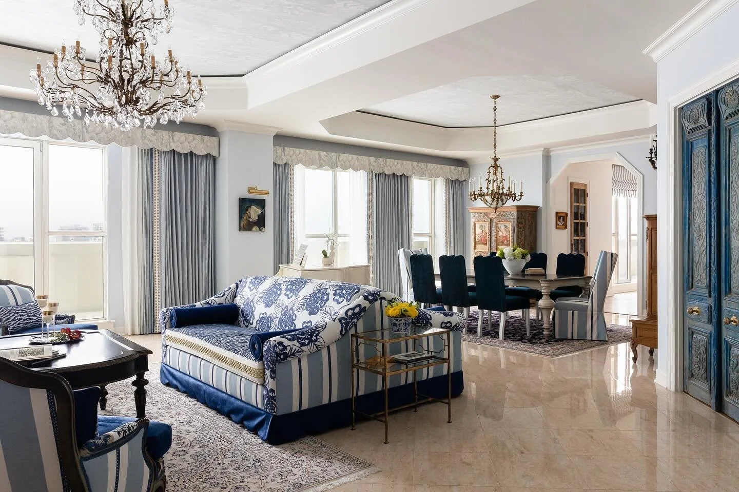 Vignettes are my favorite, but these wide shots can be ultra necessary! Loving the frenchie french vibes created here by @mehlhomedesigns.

Photo: @sarahlindenphotography 
Design: @mehlhomedesigns 

#livingroomdesign #frenchdesign #highriseliving #da