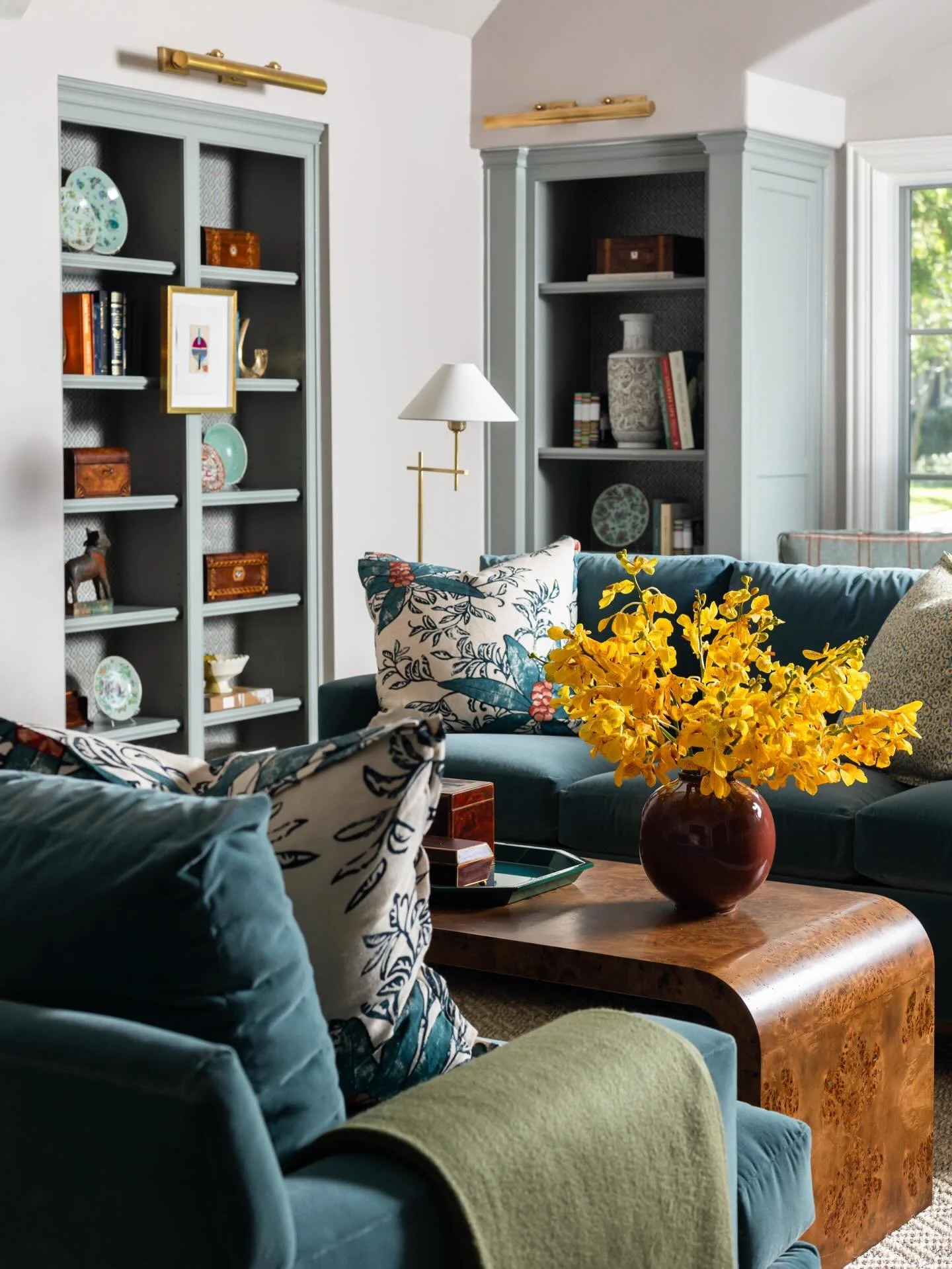 Gearing up for a photo shoot today with @laurenreynoldsdesign and @melanie.mckinley.stylist. I know that we&rsquo;ll create complete magic, because this set of photos was taken from the last time we all shot together. 🤌🏼

Design: @laurenreynoldsdes