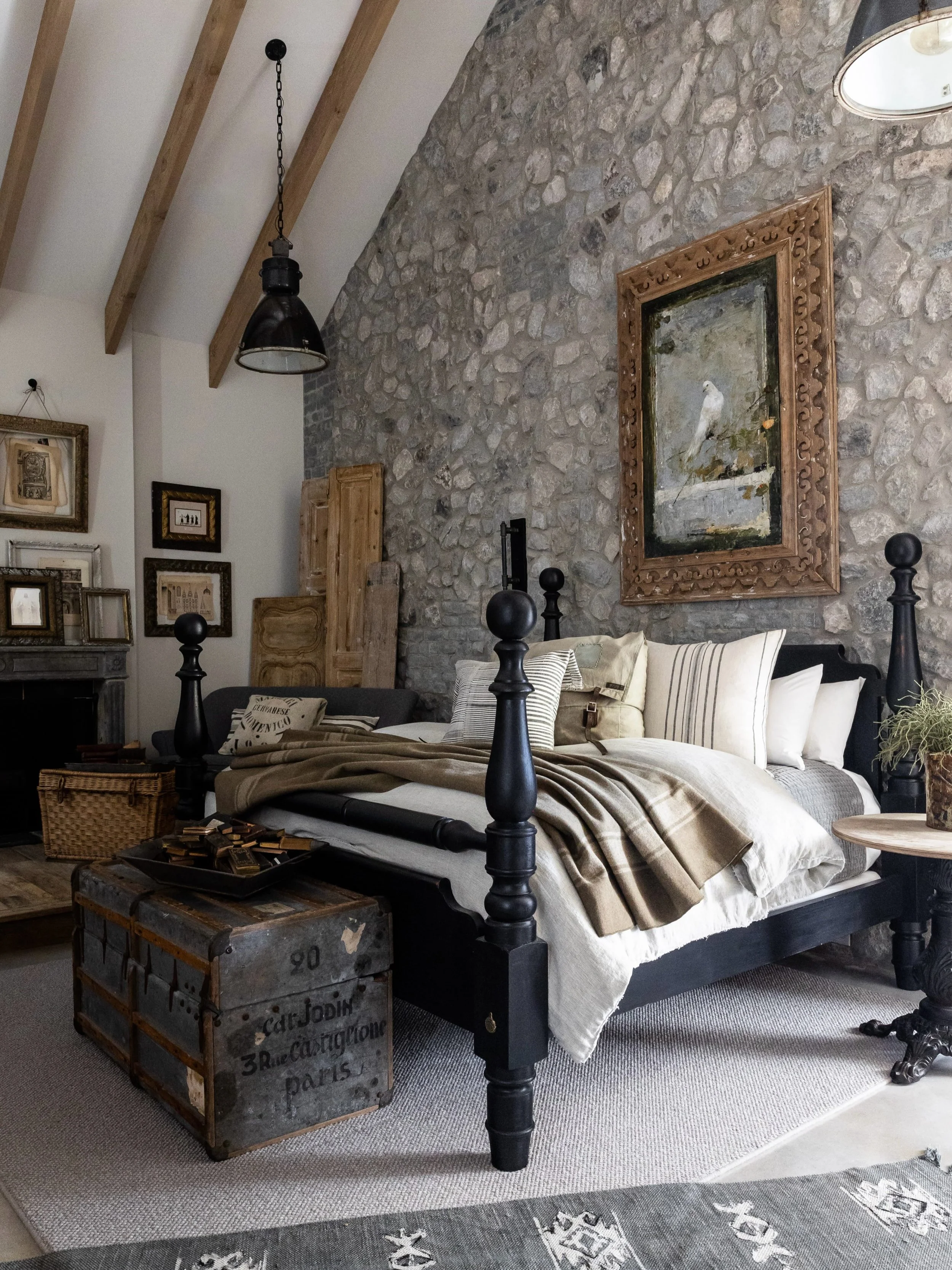 From the vault. A new build with so much character you&rsquo;d think it was an old build. And located in Denton, Texas at that. Also at a time when I wasn&rsquo;t working with an assistant yet, so yeah. A lot of me running around this property. 

Des