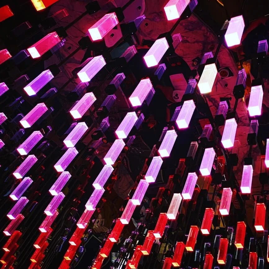 Flashing Lights. Lighting can significantly alter the mood of a space. Using colored accent lighting, such as a warmer hue like red, can help you tackle insomnia, as it increases the secretion of melatonin, which in turn leads to better sleep during 